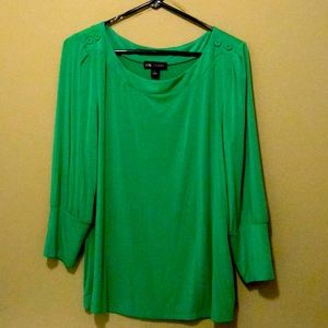 Like new Dillard’s In-Studio green top